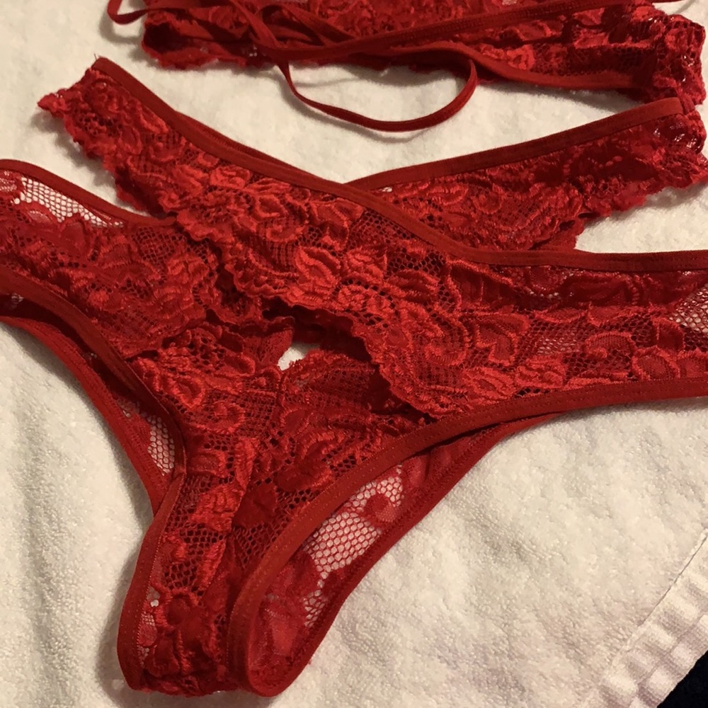 Lace Set - Picture 3 of 4